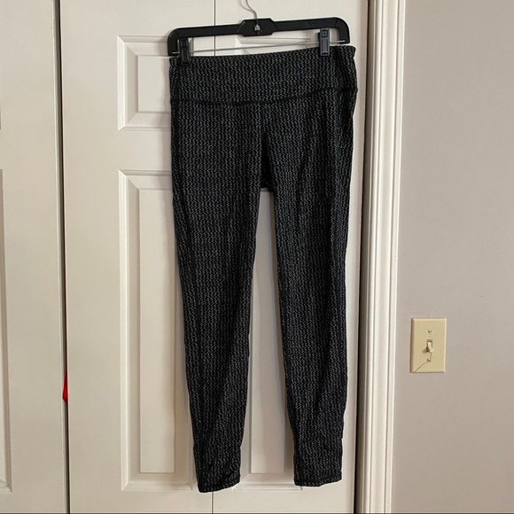 Grey Patterned Athleta Leggings - Picture 4 of 5